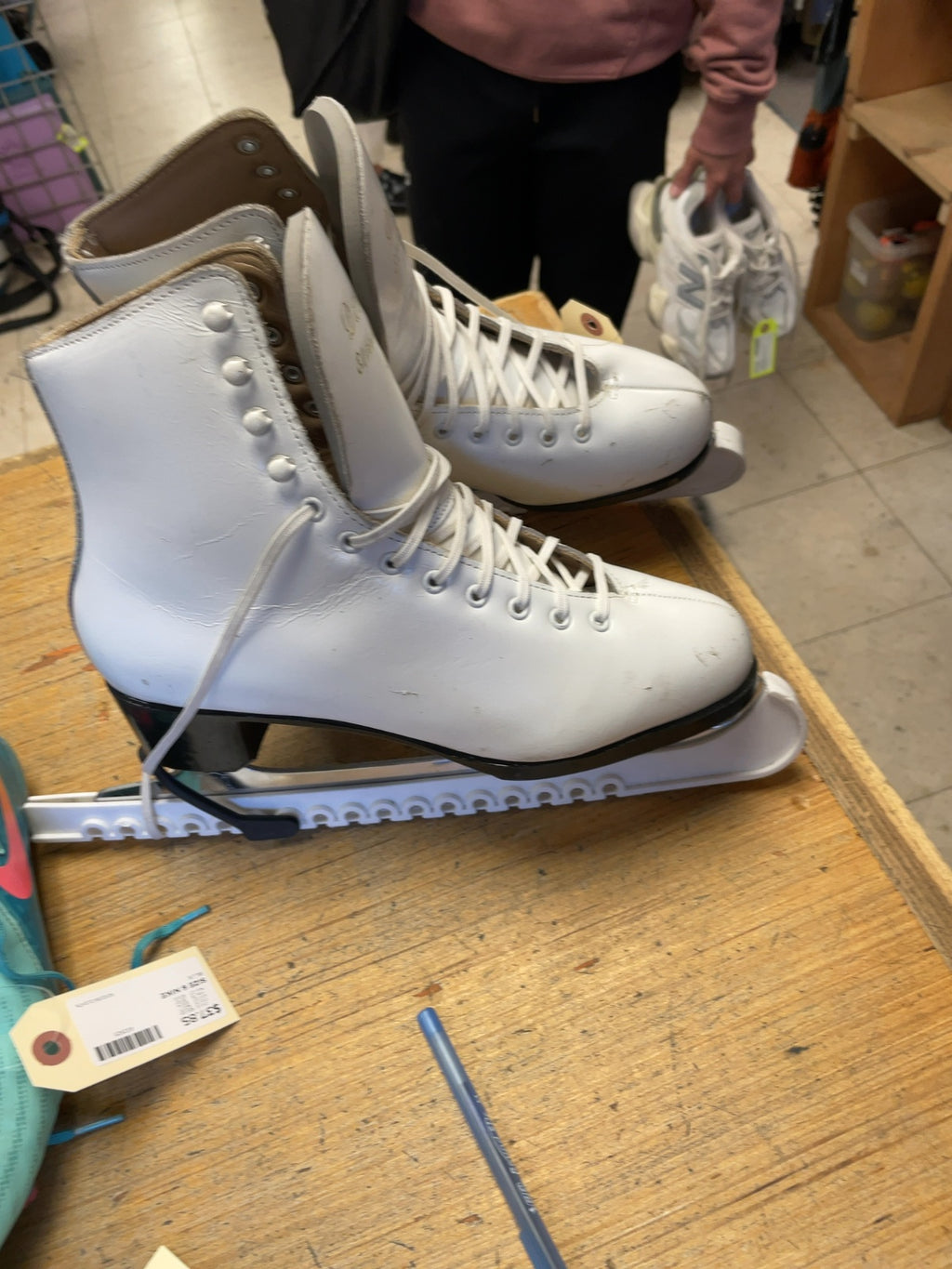 Daoust Elizabeth Manley Size 7.5 Figure Skates