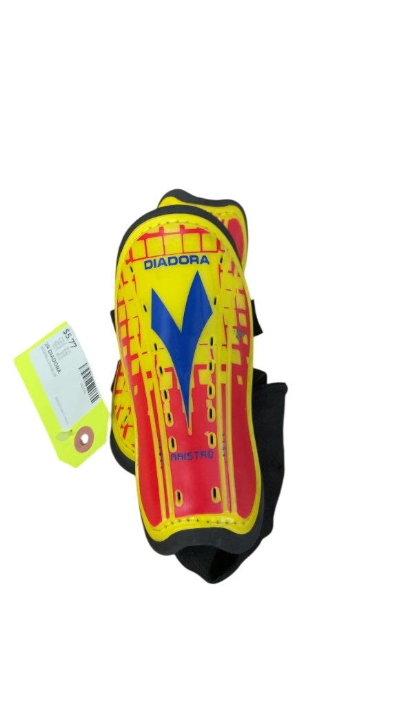 Diadora Maistro Junior Soccer Shin Pads