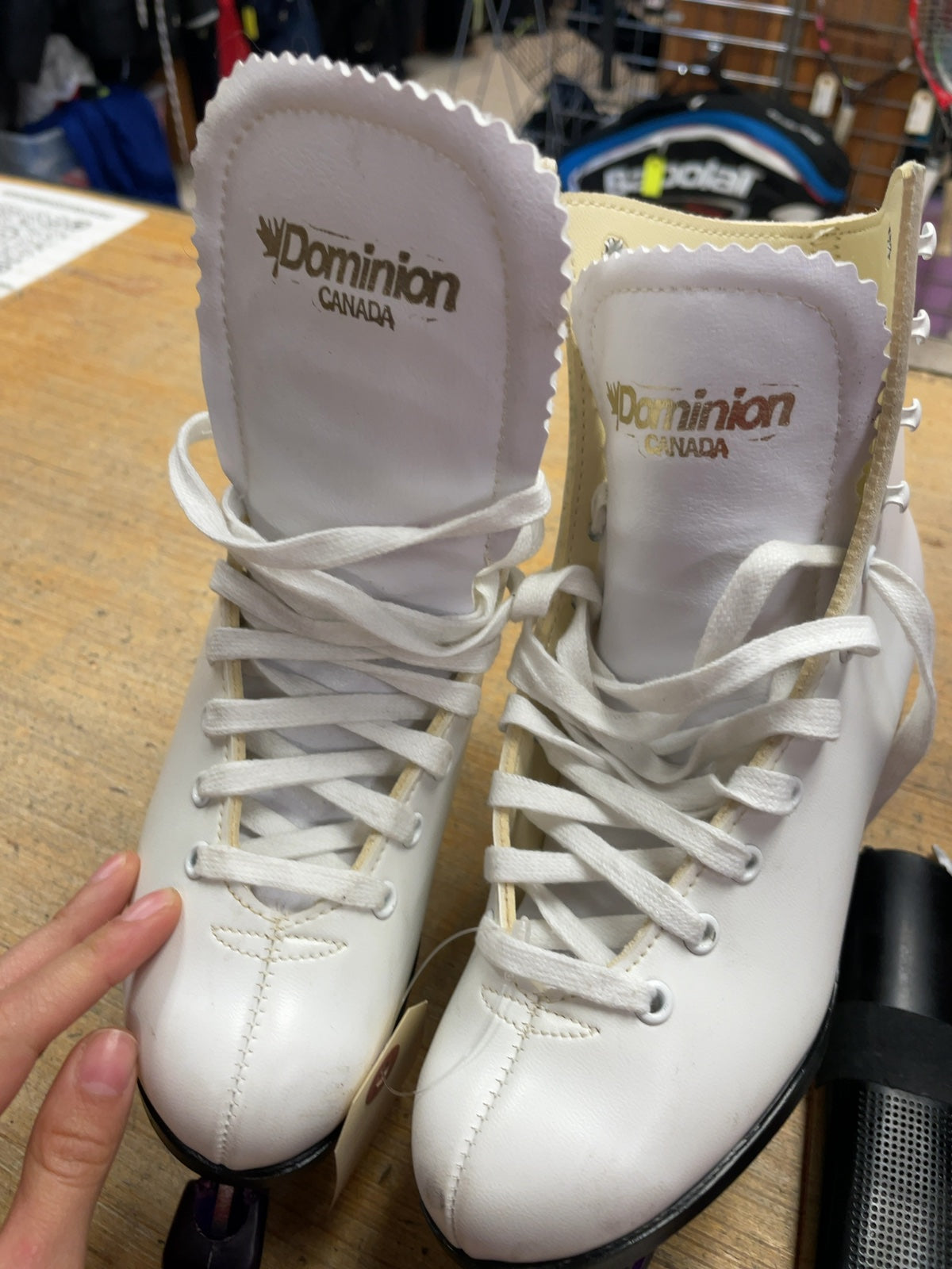 Dominion Figure Skates Size 4 Purple Guards