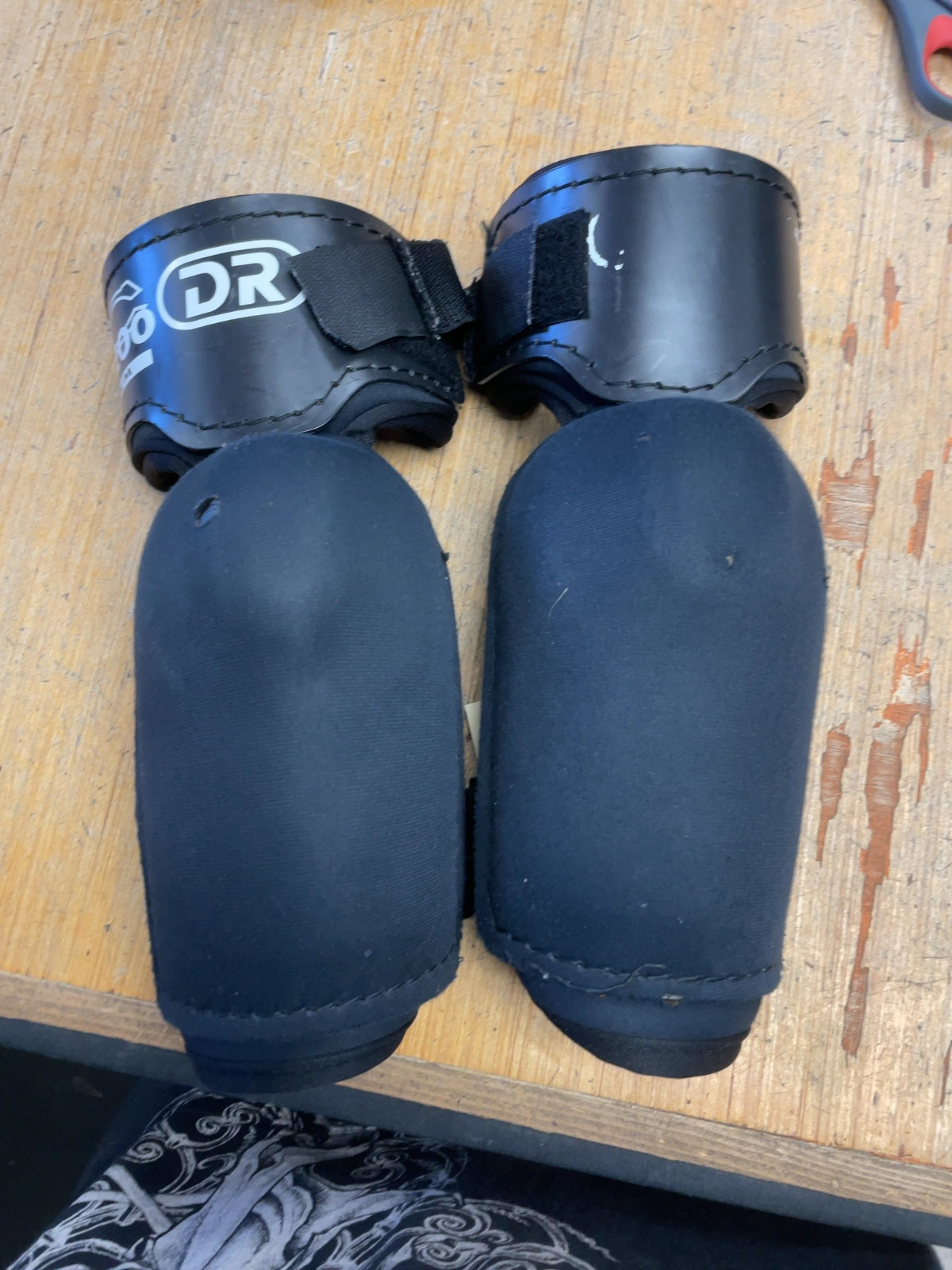 DR Champion Adult Medium Hockey Elbow Pads