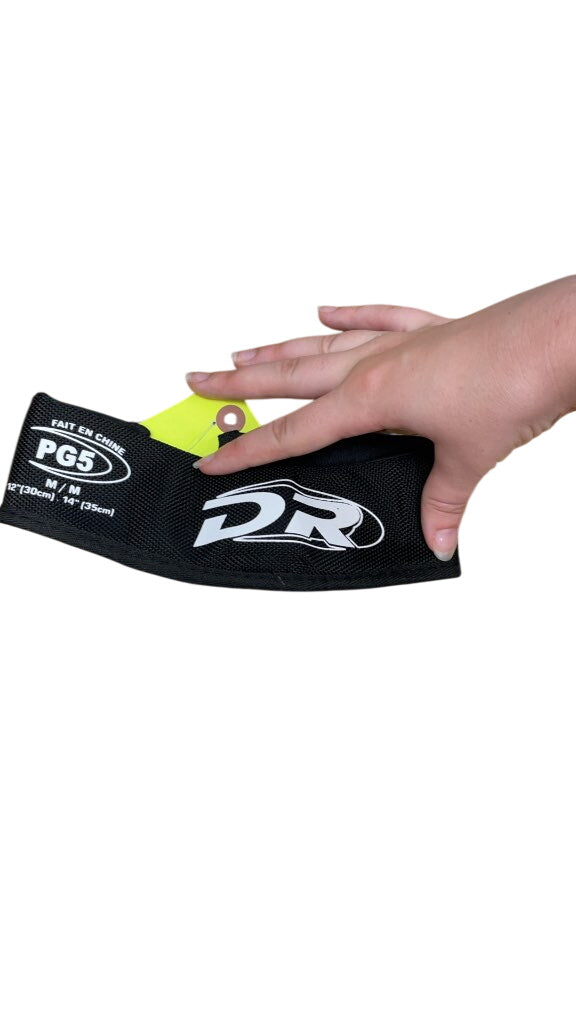 DR PG5 Hockey Neckguard - Medium - Black