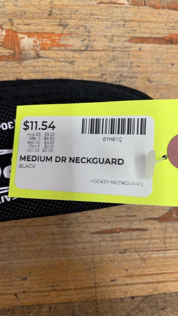 DR PG5 Hockey Neckguard - Medium - Black