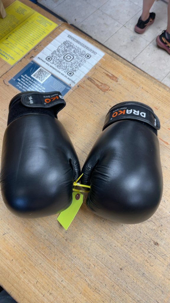 Drako 16-oz Boxing Gloves - Black