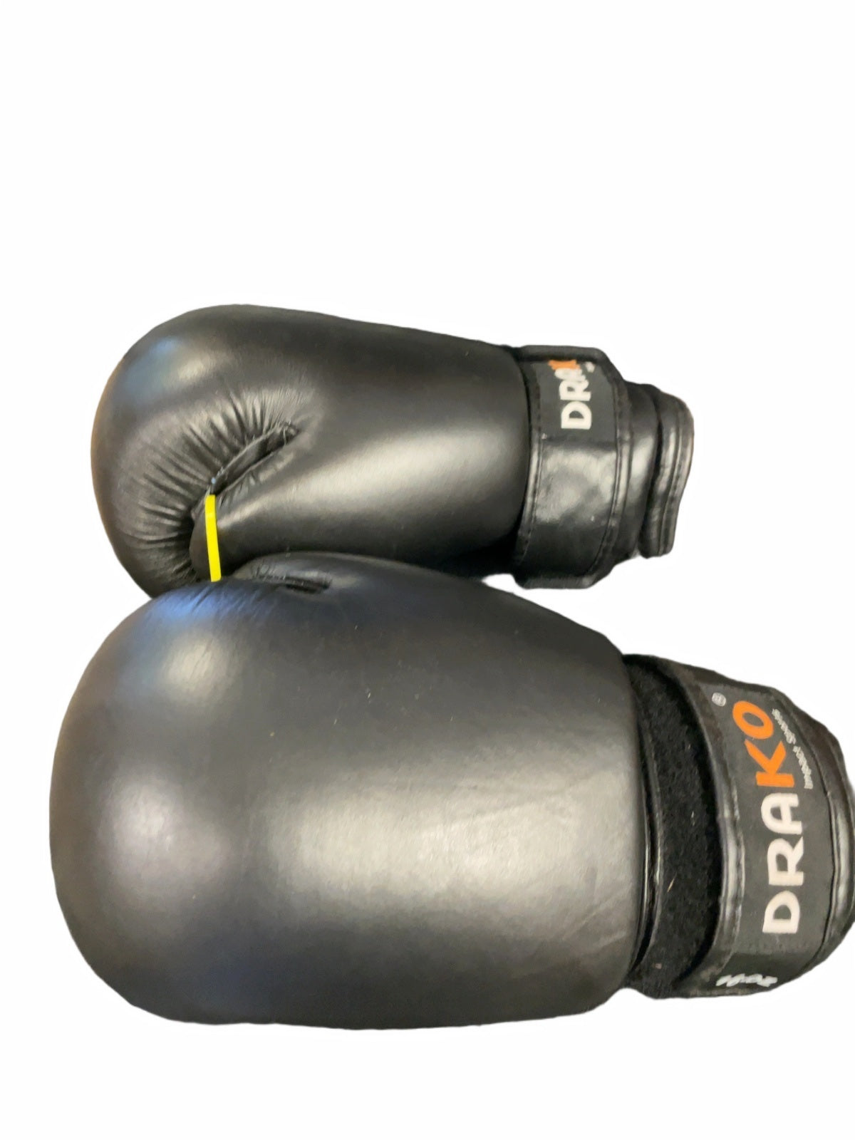 Drako 16 oz Boxing Gloves - Black