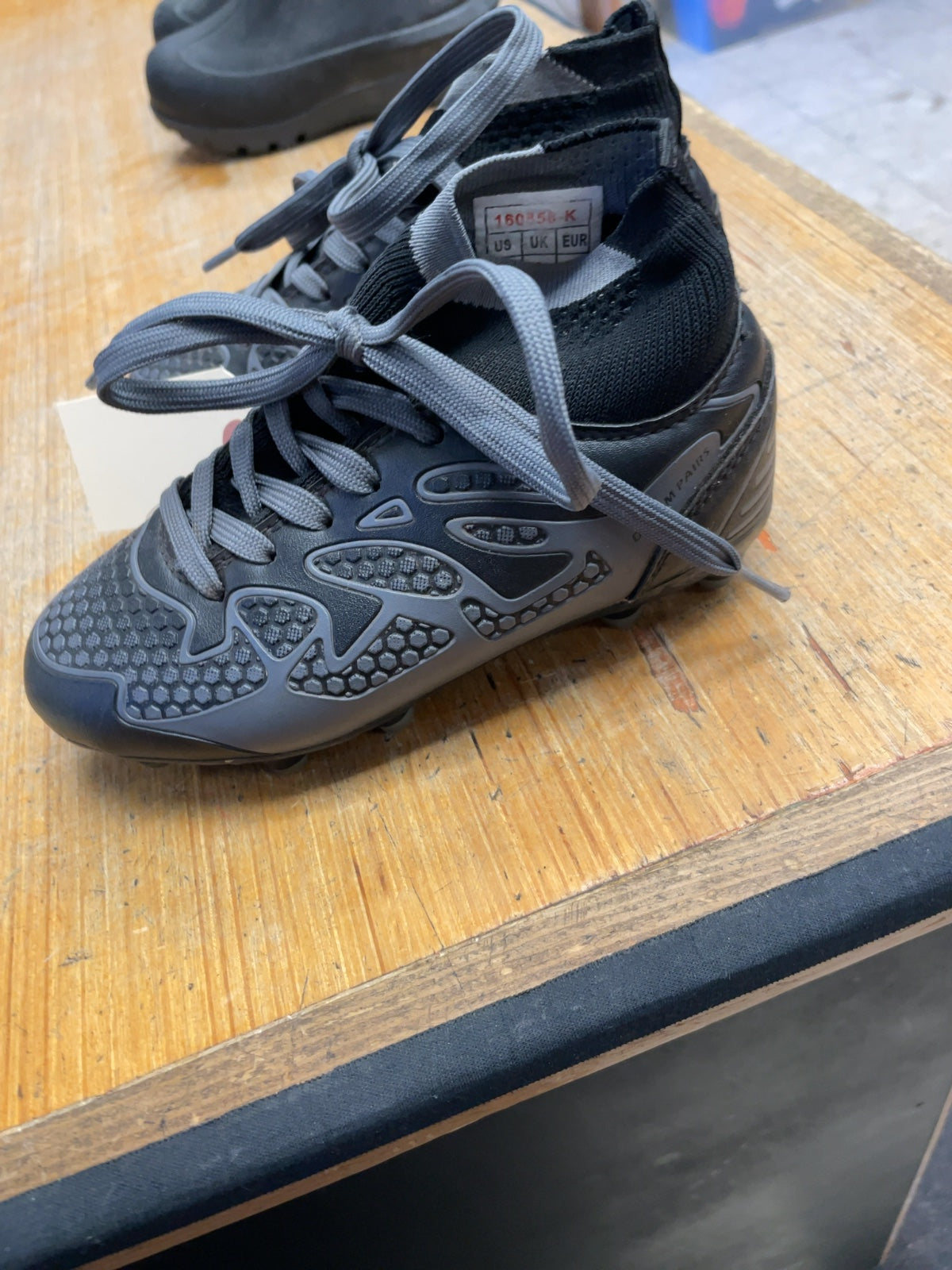 Dream Pairs Soccer Cleats Size 11 Grey/Black