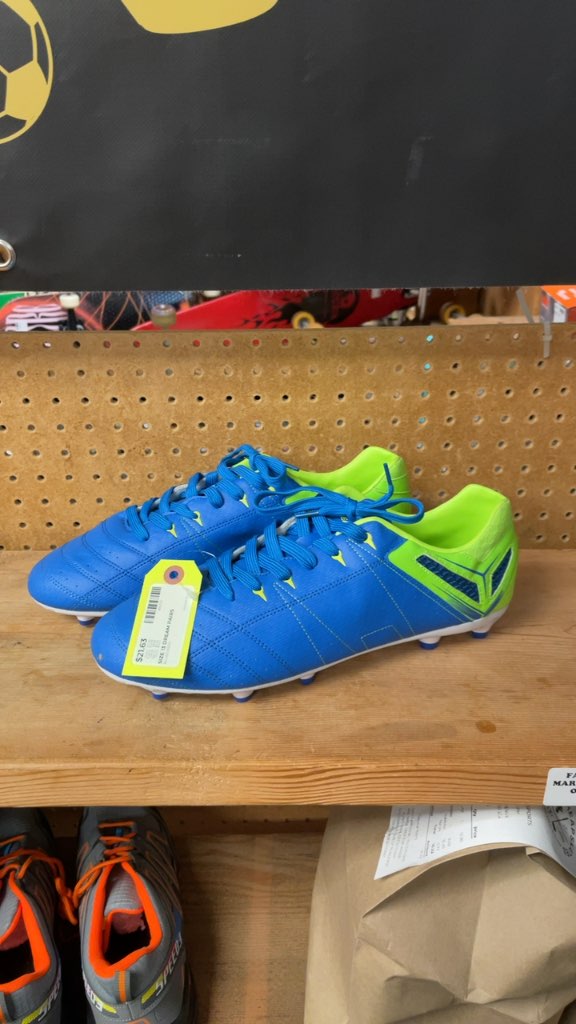 Dream Pairs Soccer Cleats - Size 13
