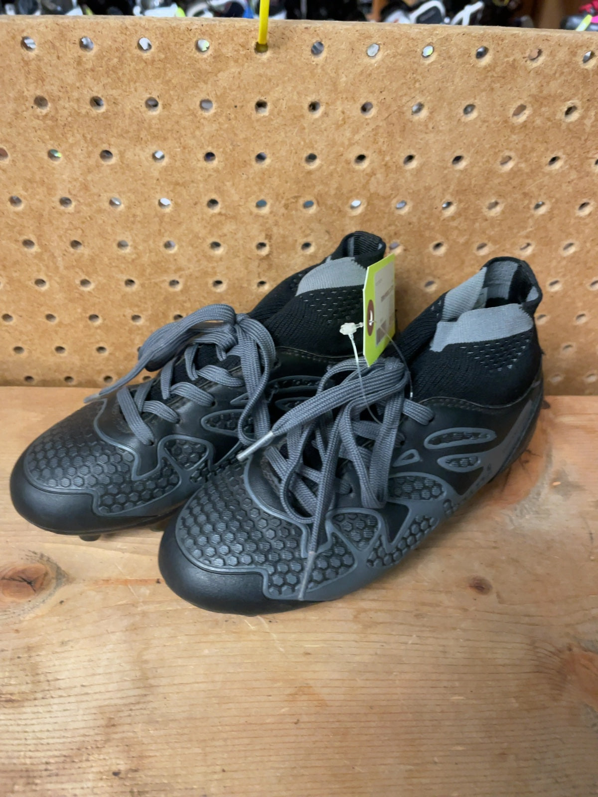 Dream Pairs Soccer Cleats Size 13C Grey