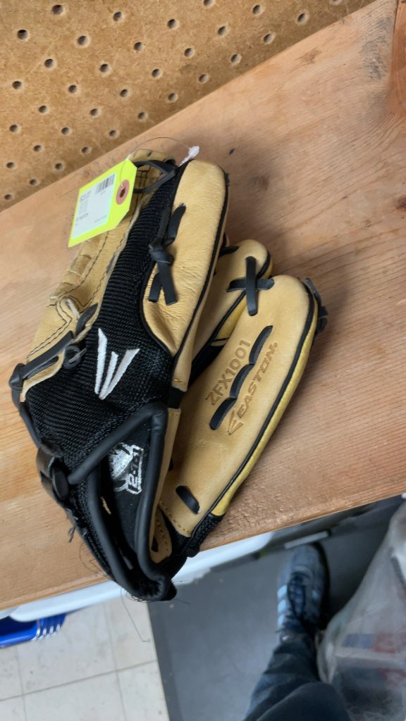 Easton 10" ZFX1001 Baseball Glove - Tan/Black