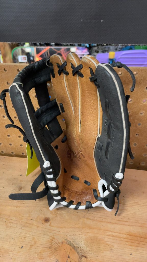 Easton 11" LH Baseball Glove
