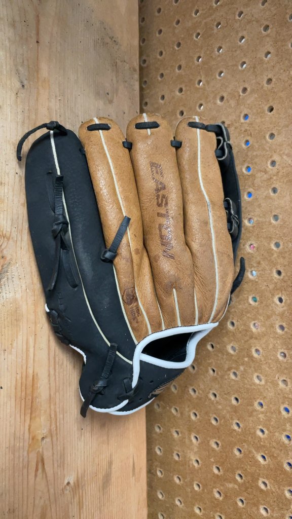 Easton 11" LH Baseball Glove