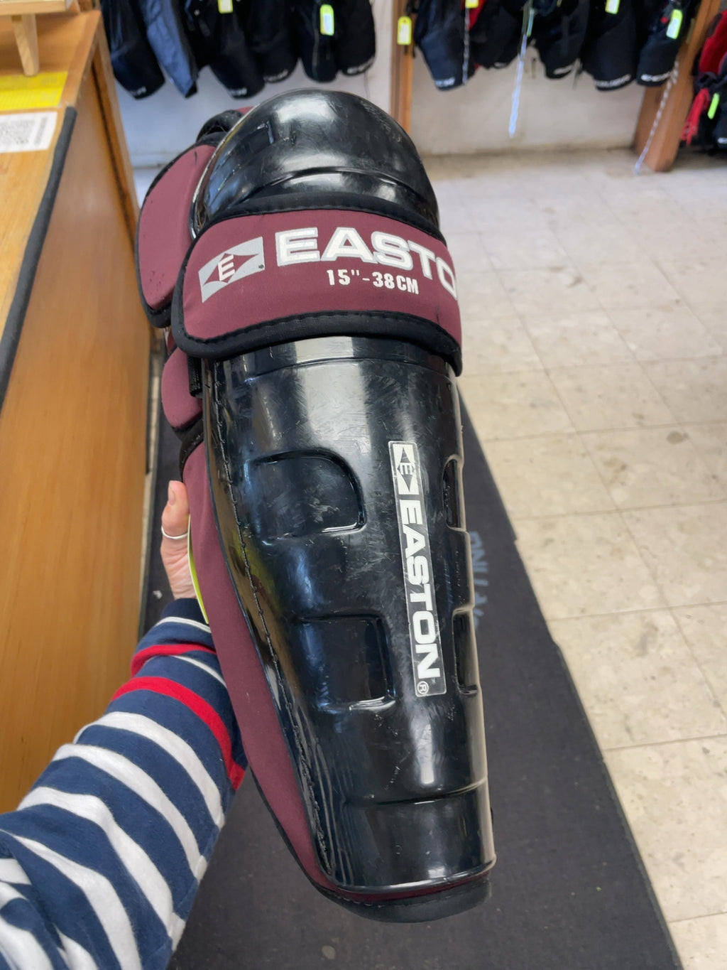 Easton Hockey Shin Pads - 15"