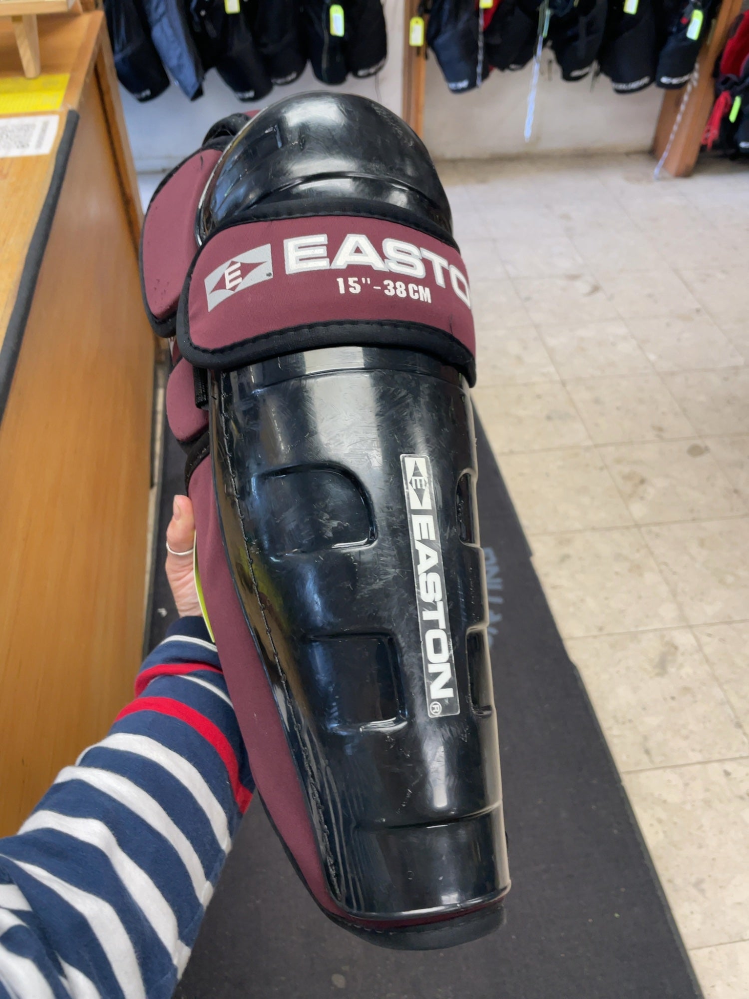 Easton Hockey Shin Pads - 15"