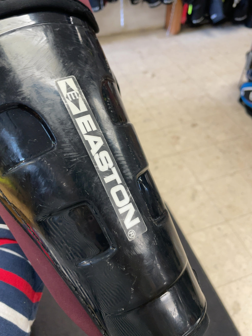Easton Hockey Shin Pads - 15"
