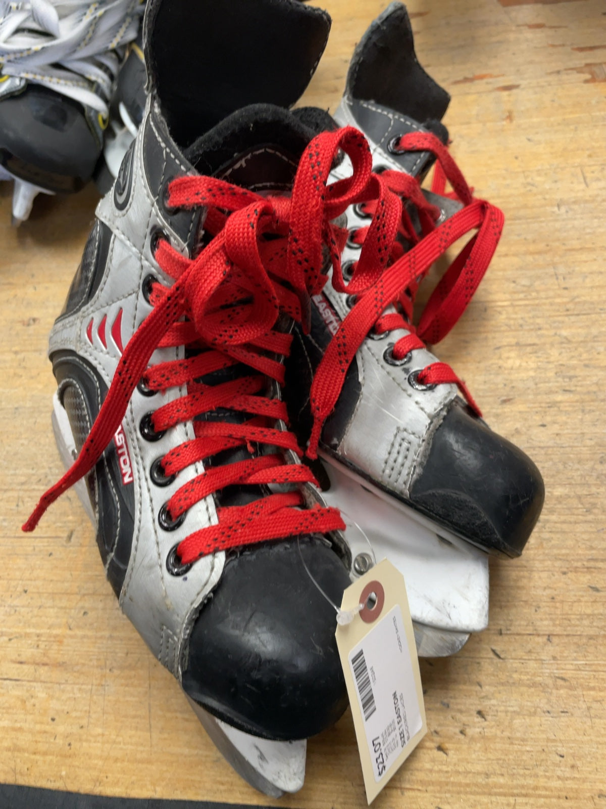Easton Hockey Skates Size 1 Black/Red Laces