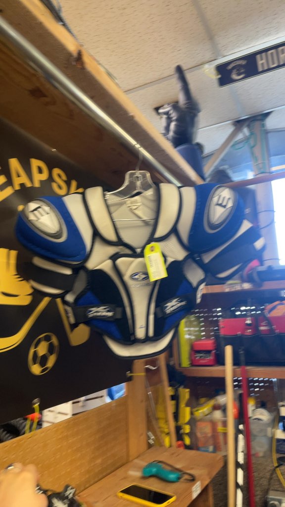 Easton Junior Large Hockey Shoulder Pads
