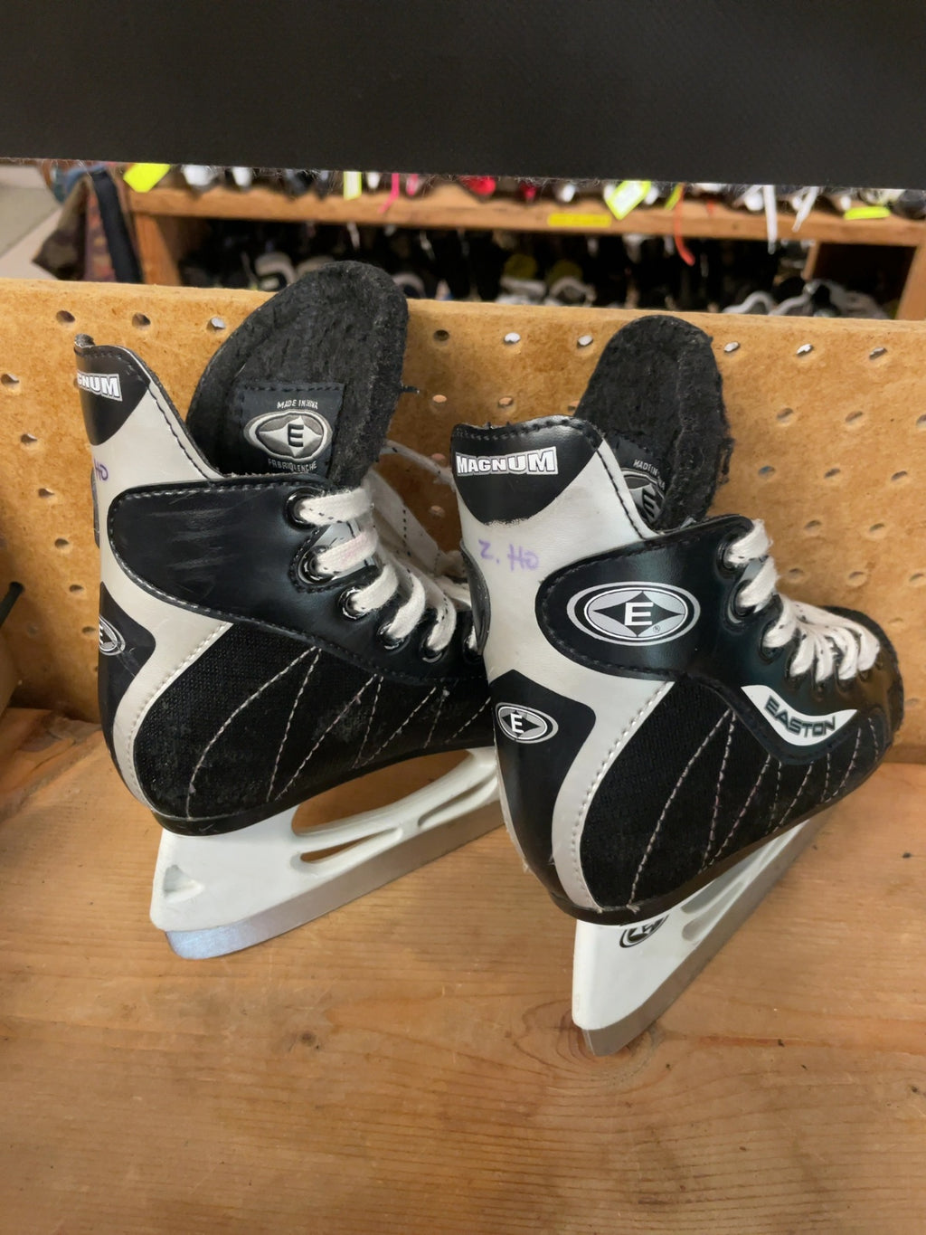 Easton Magnum Size 10C Hockey Skates