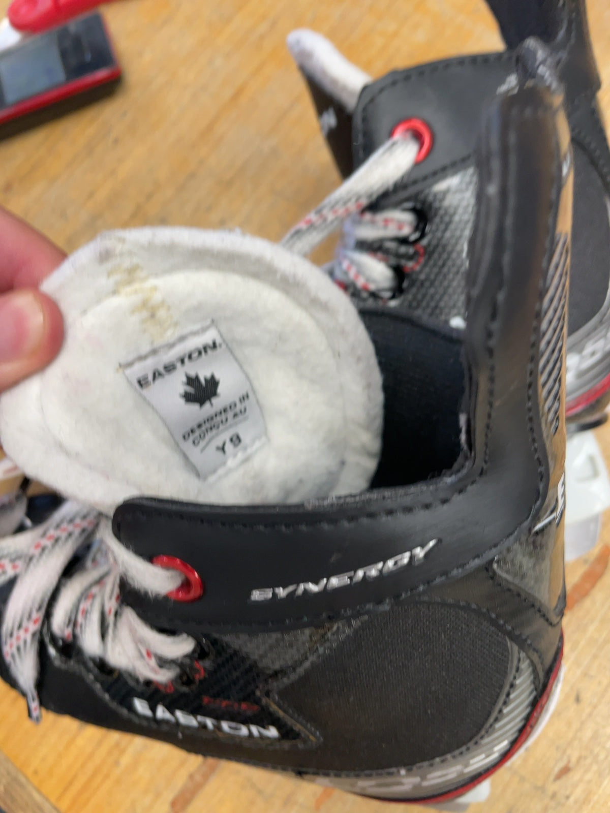 Easton Synergy EQ50 Y9 Hockey Skates