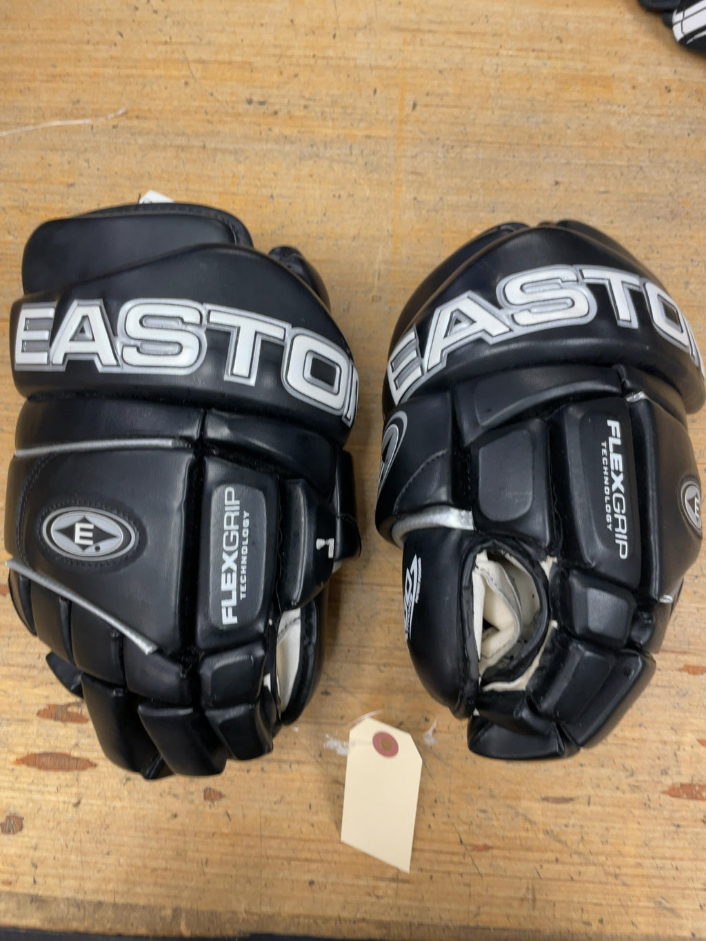 Easton Ultra Lite Pro 15" Hockey Gloves