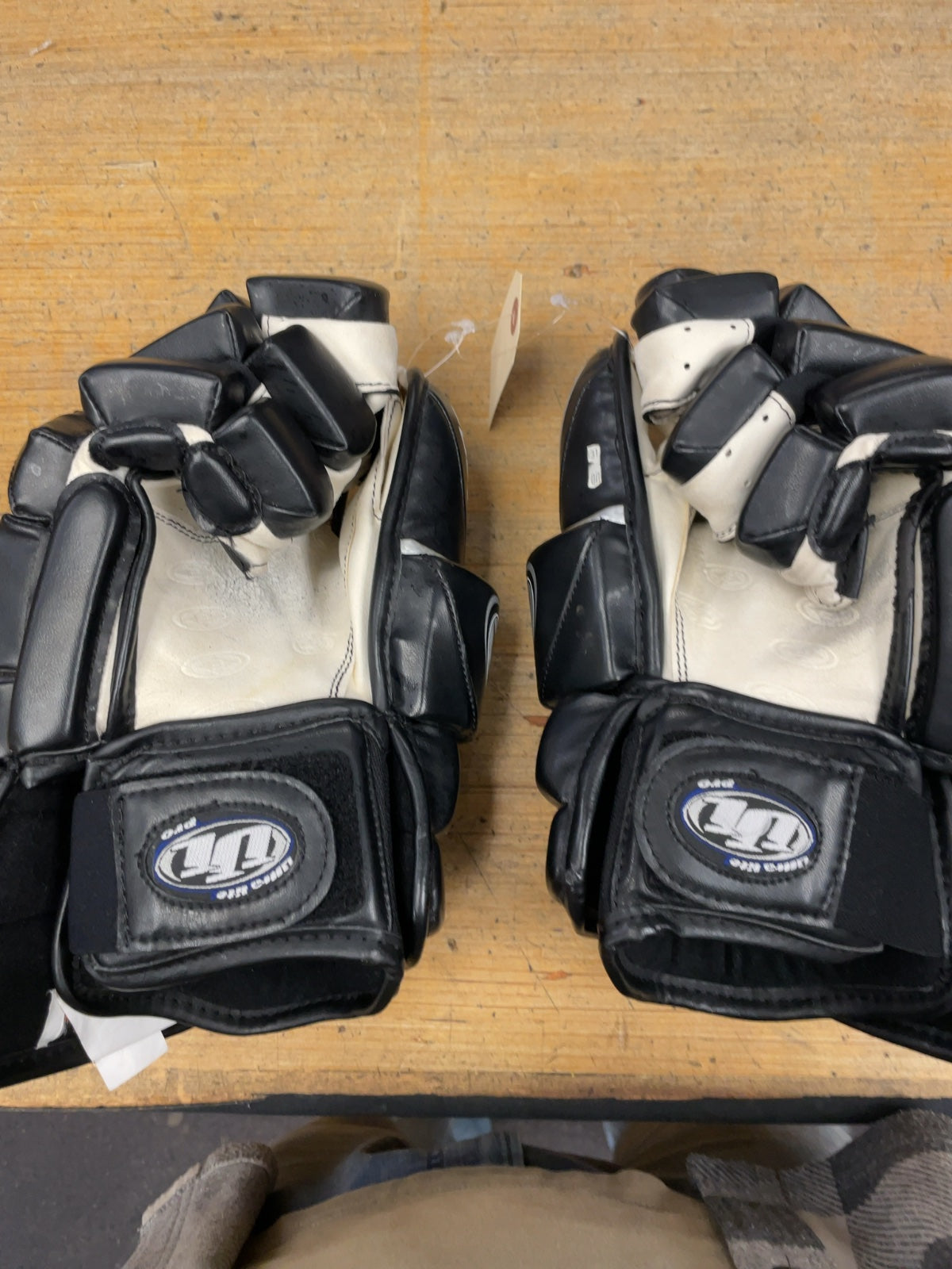 Easton Ultra Lite Pro 15" Hockey Gloves