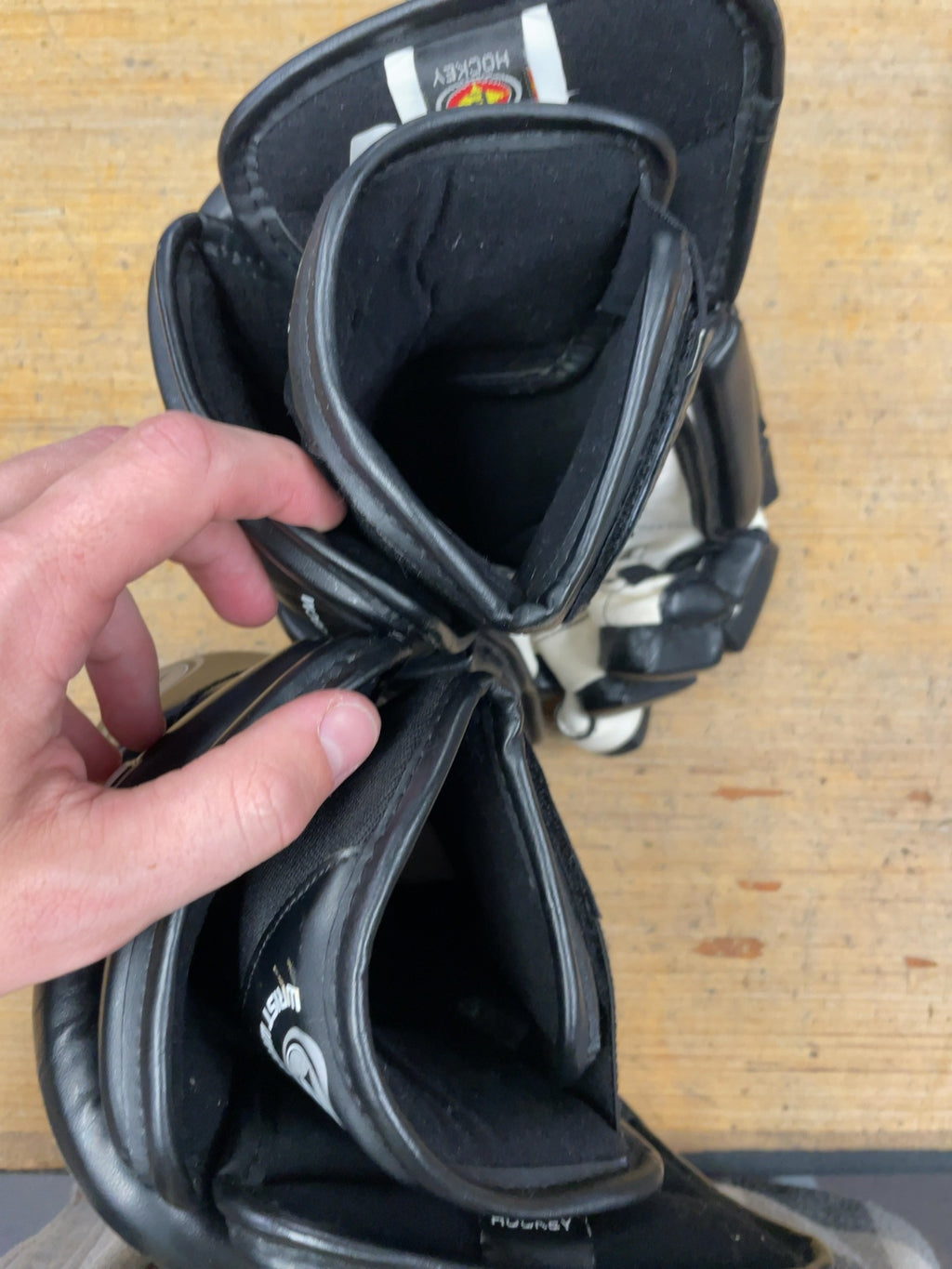 Easton Ultra Lite Pro 15" Hockey Gloves