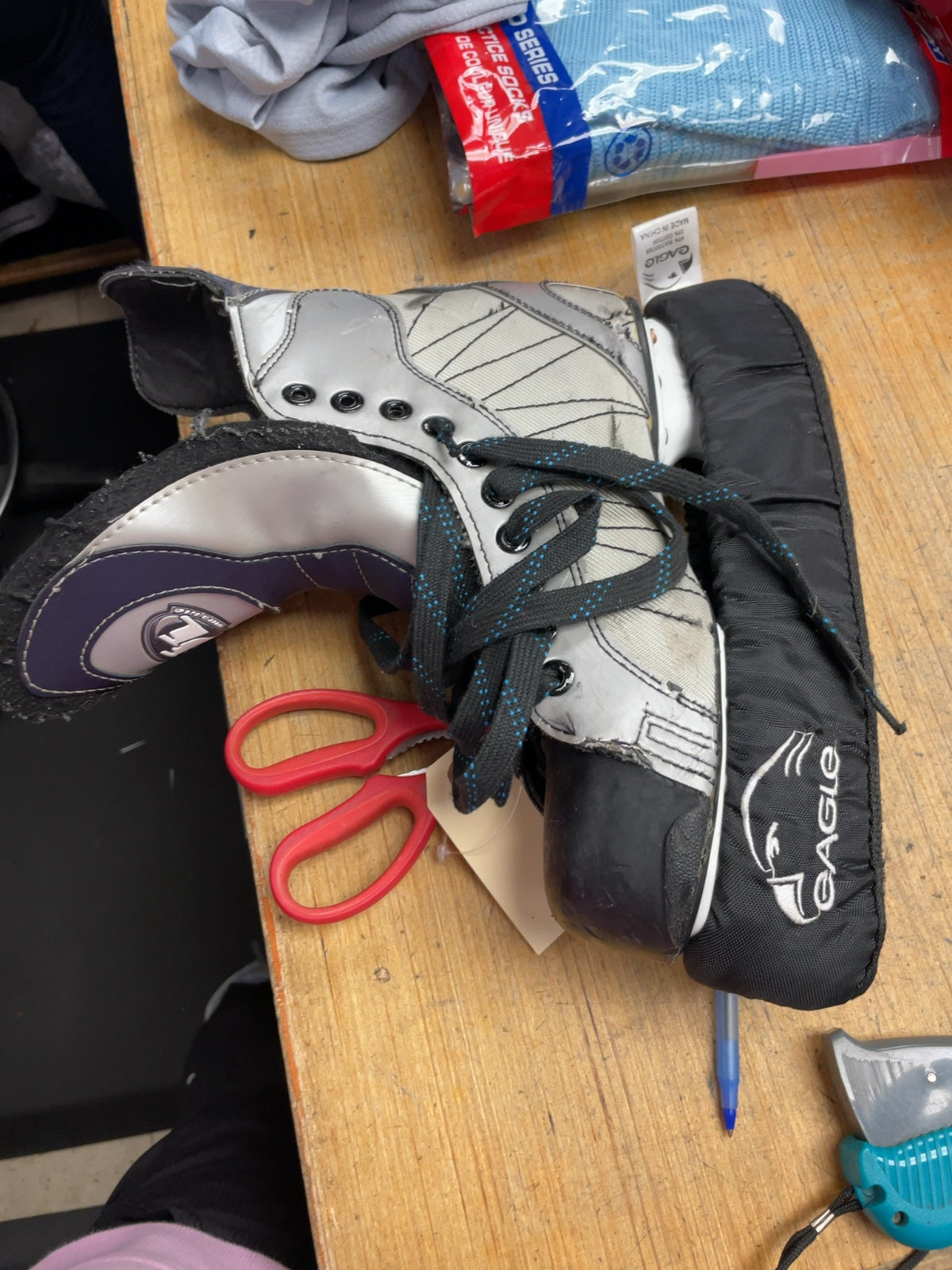 Easton Ultra Lite Size 8 Hockey Skates