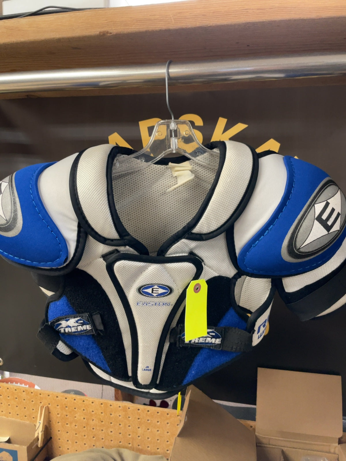 Easton X-Treme Junior Large Hockey Shoulder Pads