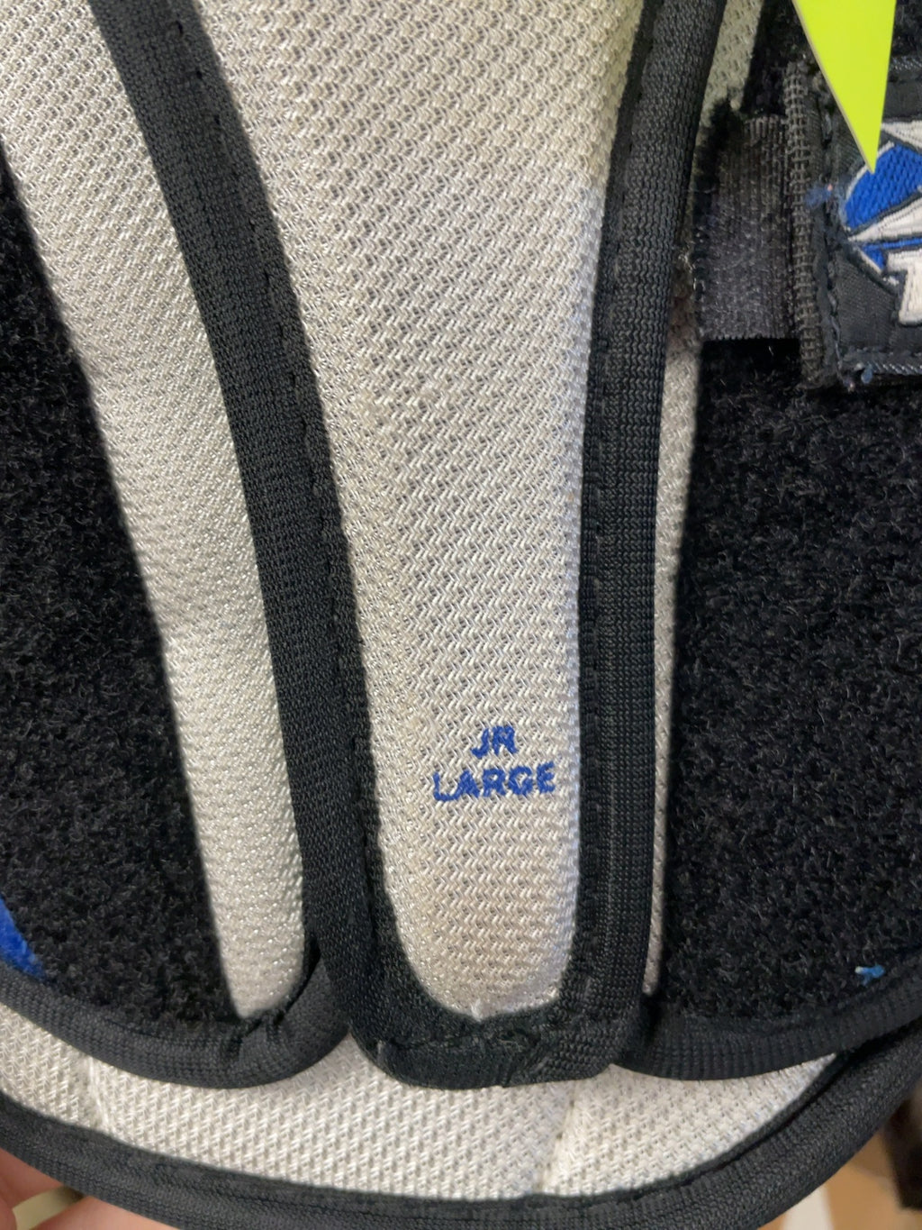 Easton X-Treme Junior Large Hockey Shoulder Pads