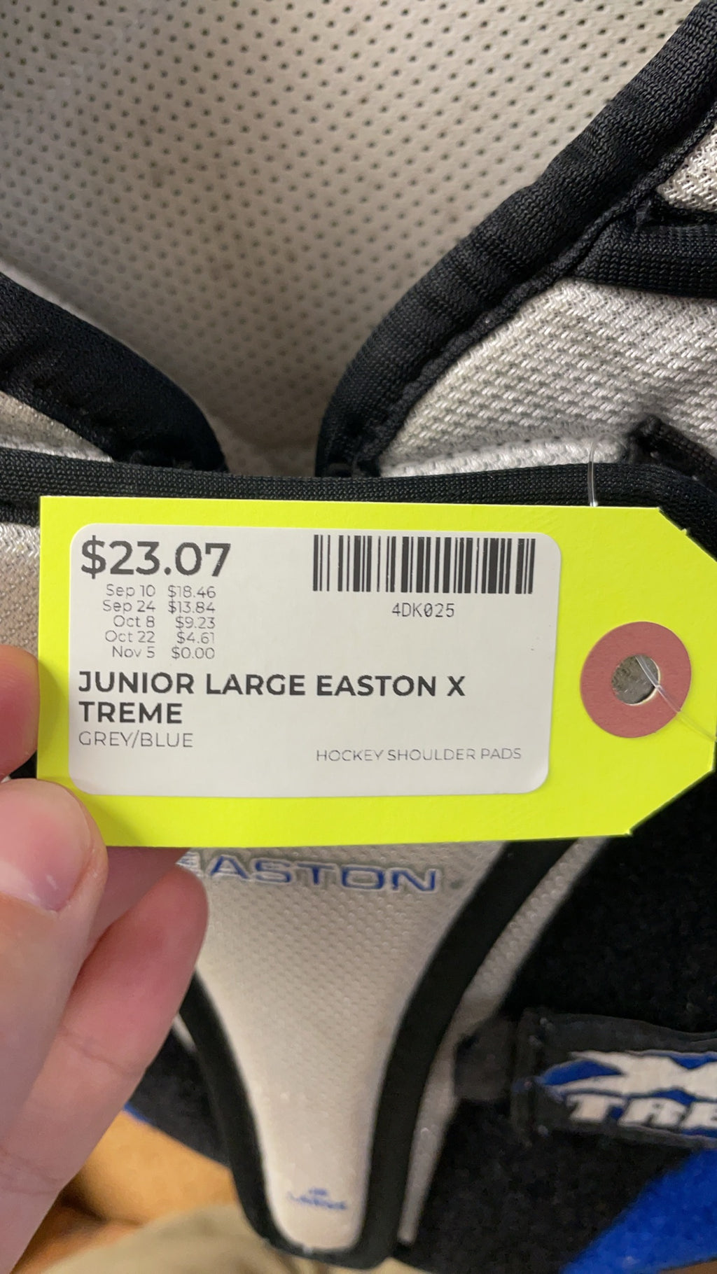 Easton X-Treme Junior Large Hockey Shoulder Pads