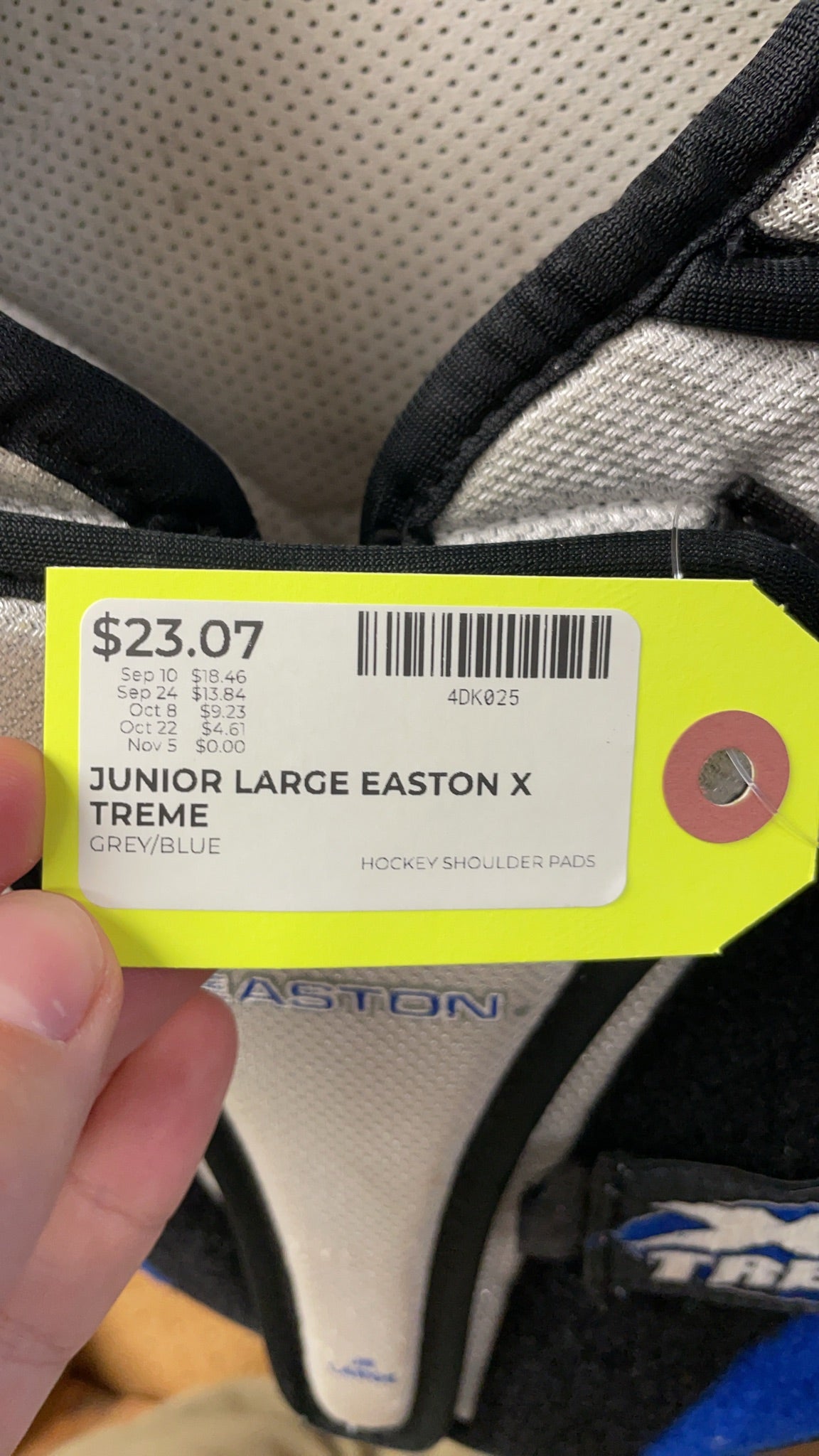 Easton X-Treme Junior Large Hockey Shoulder Pads
