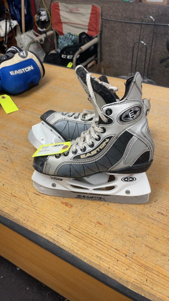 Easton Z-D Hockey Skates - Size 3