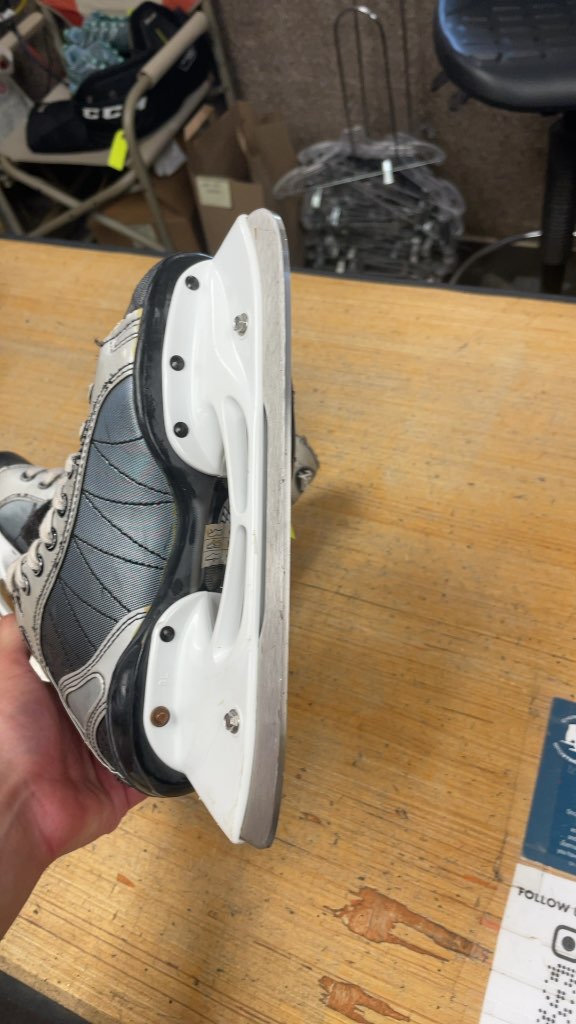 Easton Z-D Hockey Skates - Size 3