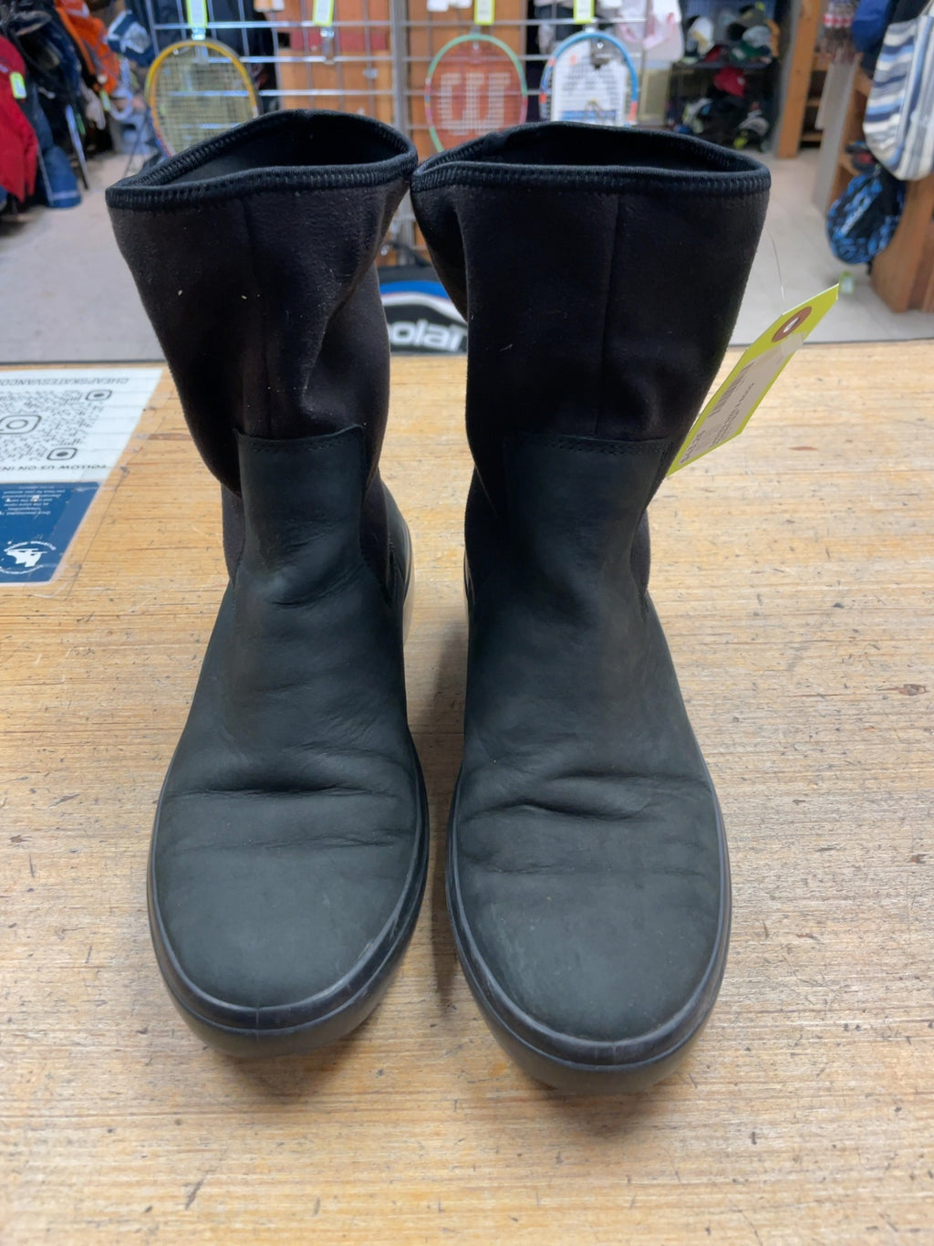 Ecco Ladies Size 8 Gore-Tex Rain Boots