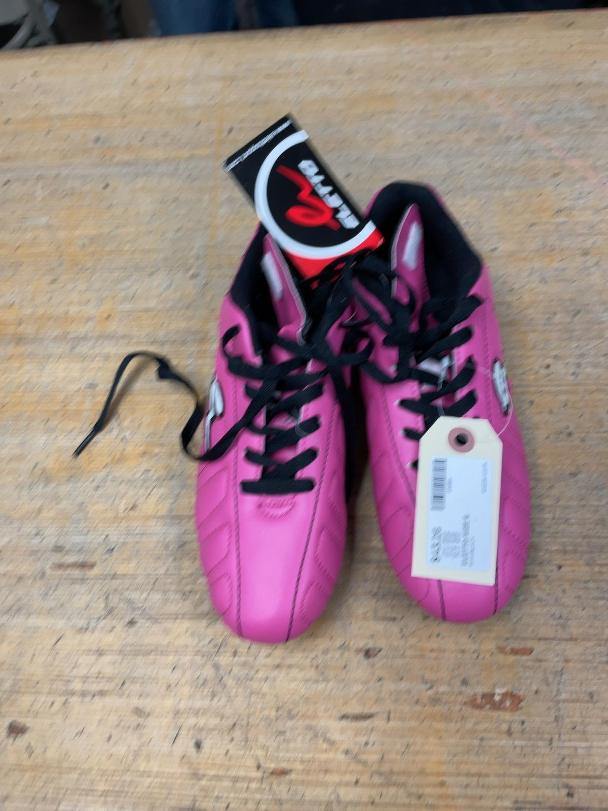 Eletto Soccer Cleats Size 6 Pink/Black