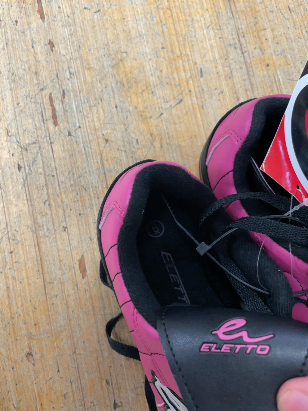 Eletto Soccer Cleats Size 6 Pink/Black