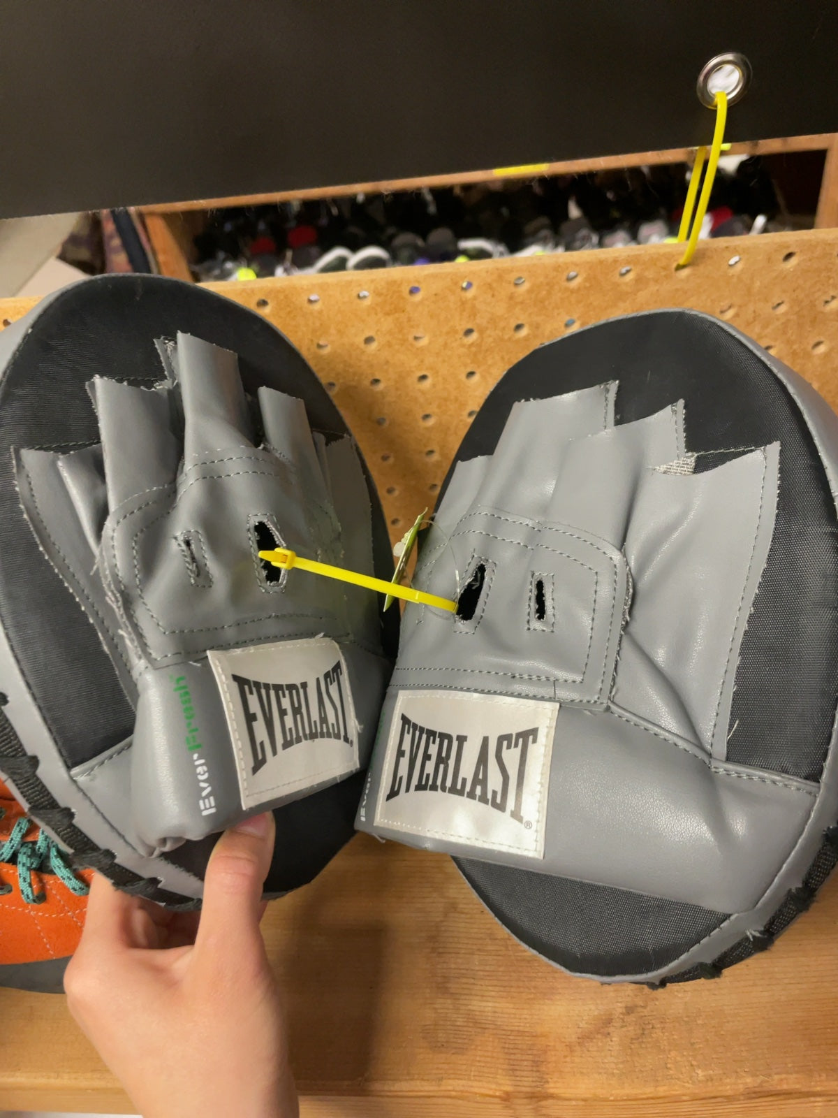 Everlast Boxing Pads Grey