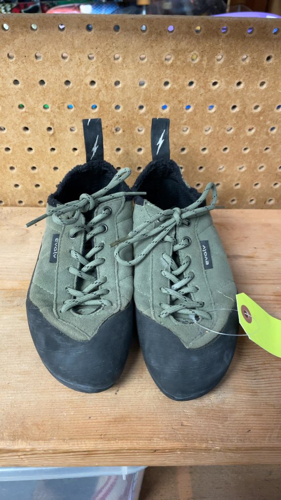 Evolv Rock Climbing Shoes - Size 6.5