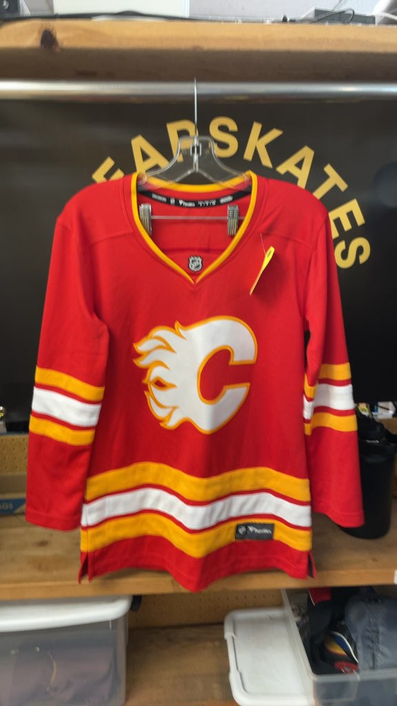 Fanatics Calgary Flames Ladies Small Hockey Jersey