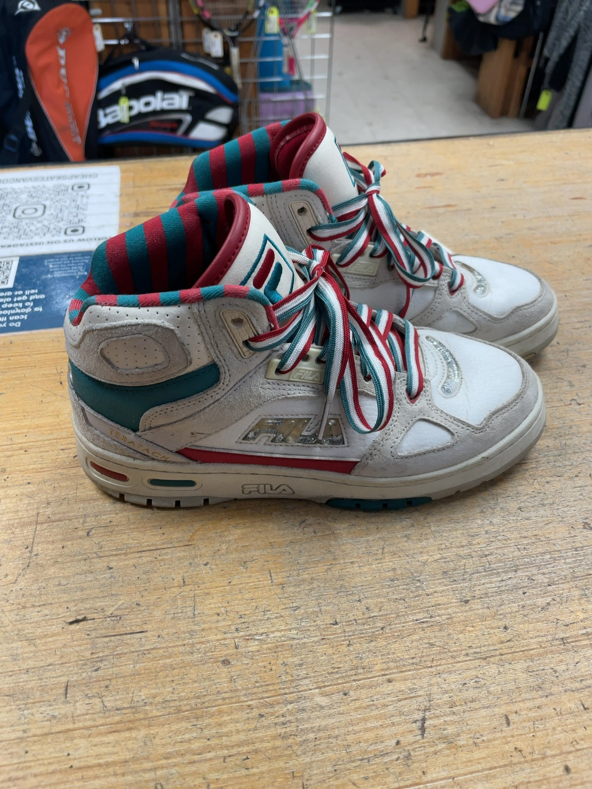 Fila Teratach Size 6 Cream/Red/Green High-Top Sneakers