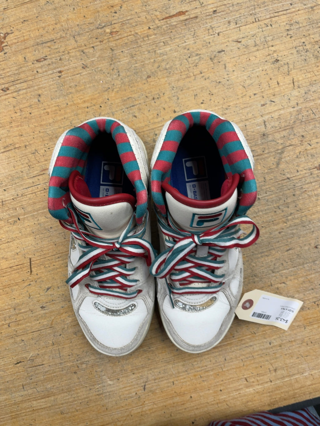 Fila Teratach Size 6 Cream/Red/Green High-Top Sneakers