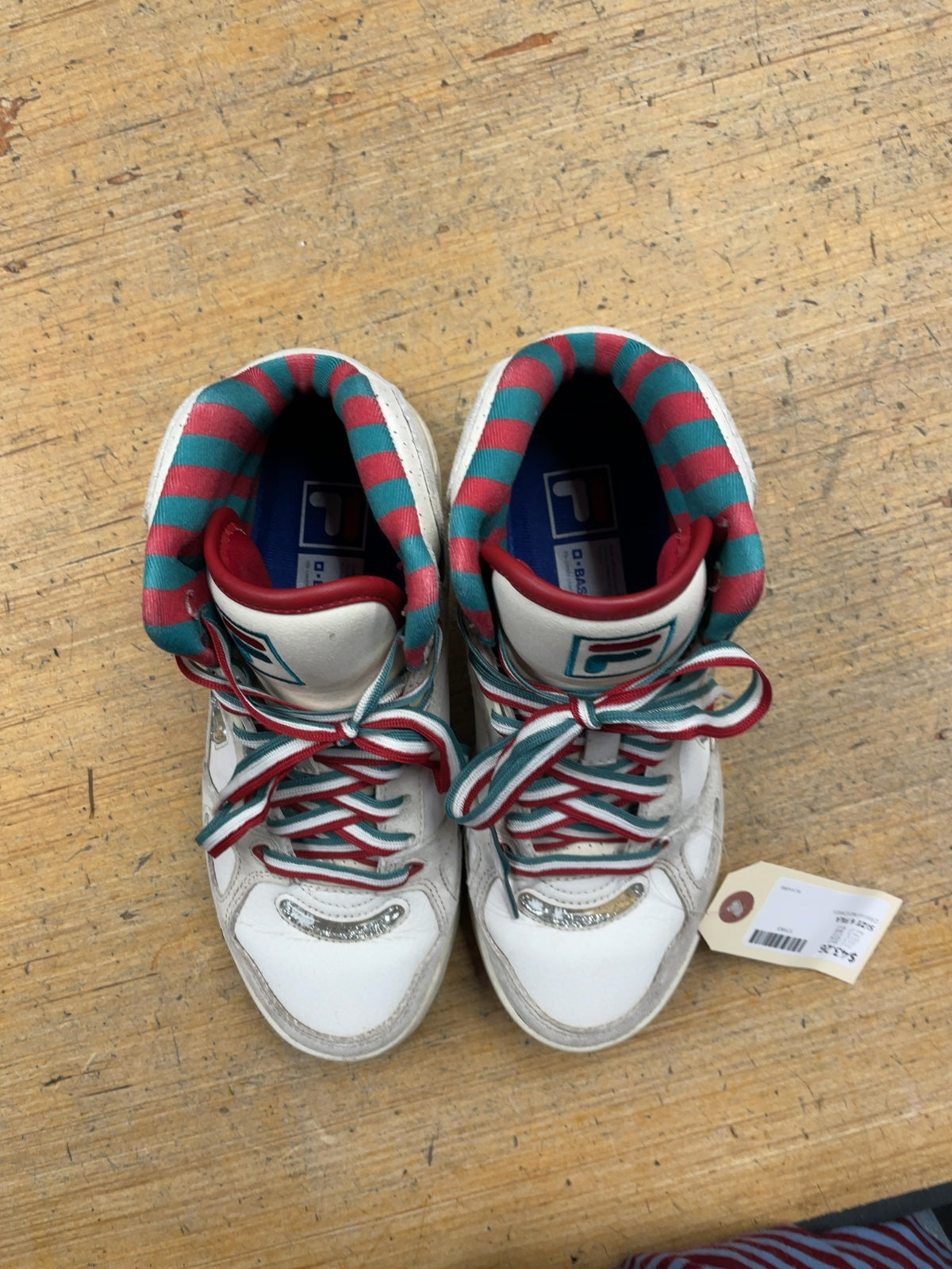 Fila Teratach Size 6 Cream/Red/Green High-Top Sneakers
