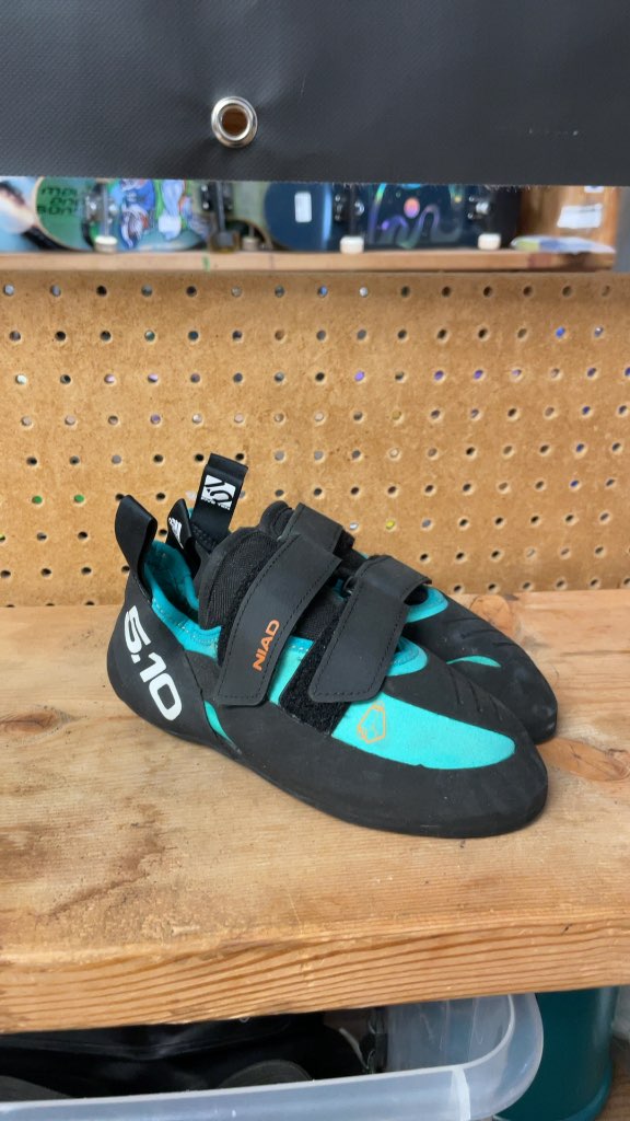 Five Ten NIAD Rock Climbing Shoes - Size 5.5