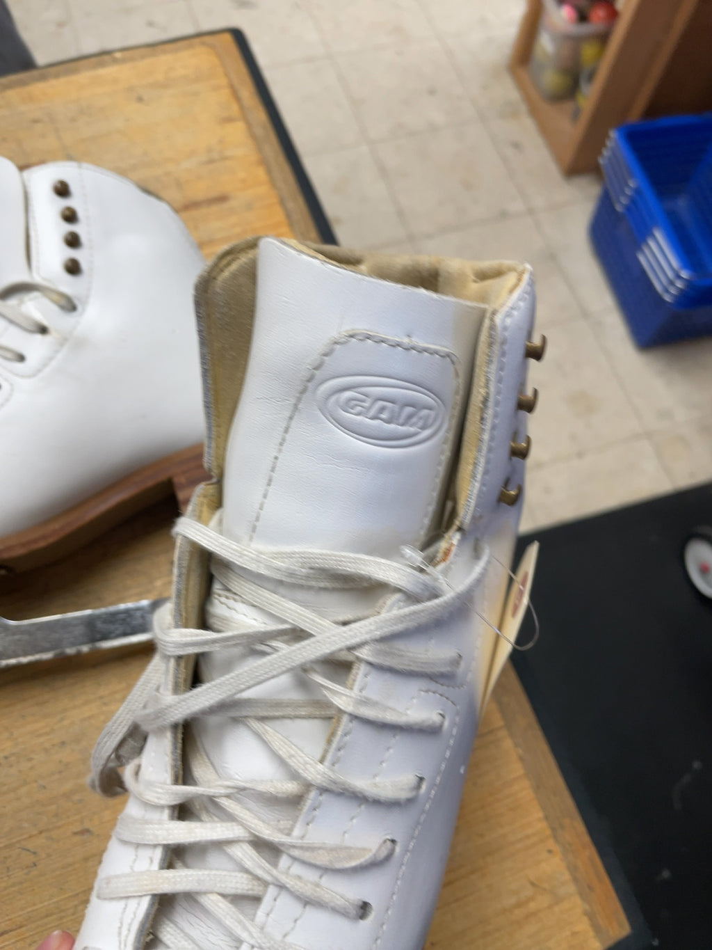 GAM Mark IV Figure Skates Size 6 White