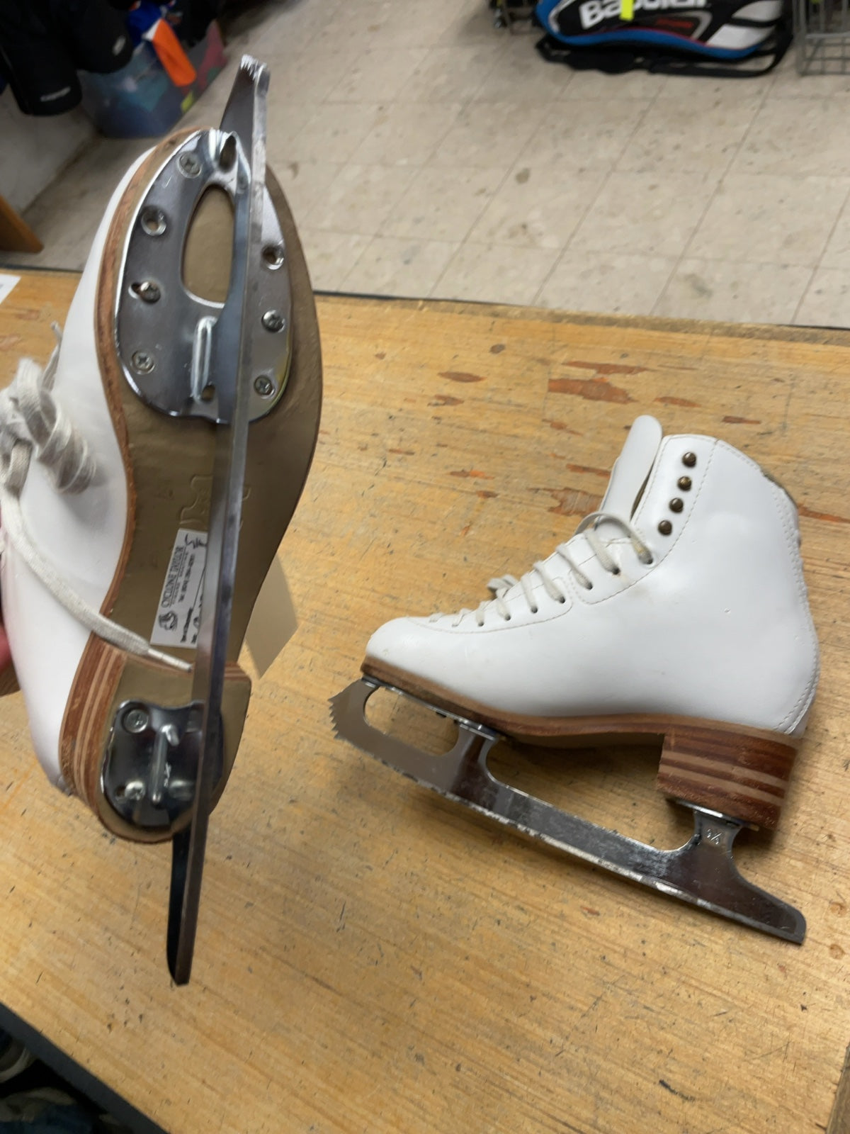 GAM Mark IV Figure Skates Size 6 White