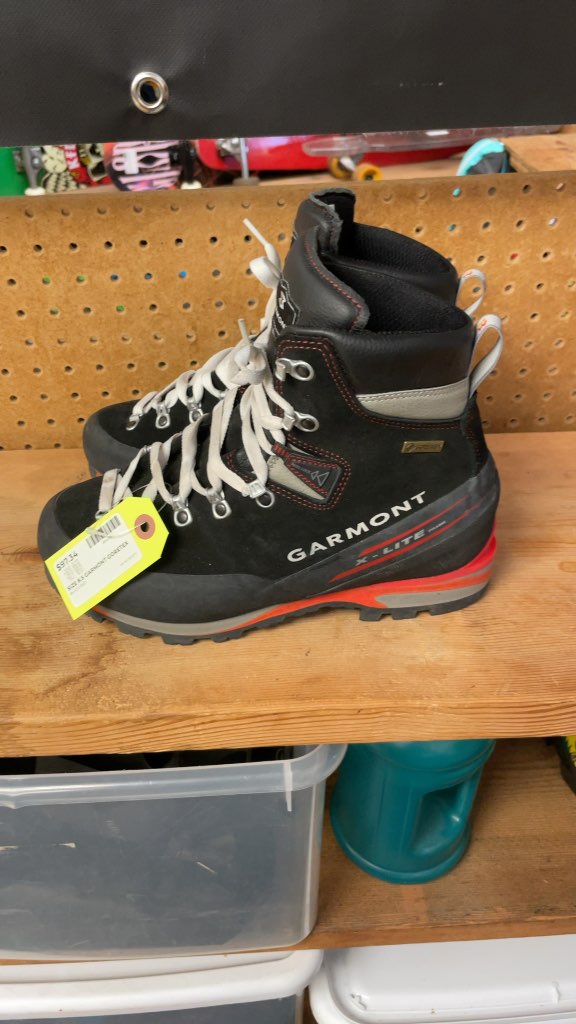 Garmont Gore-Tex X-Lite Hiking Boots - Size 8.5