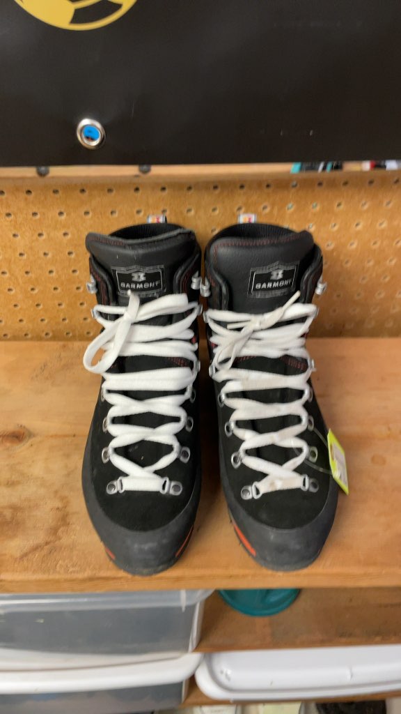 Garmont Gore-Tex X-Lite Hiking Boots - Size 8.5