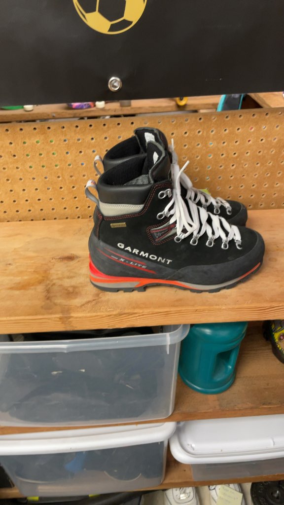 Garmont Gore-Tex X-Lite Hiking Boots - Size 8.5