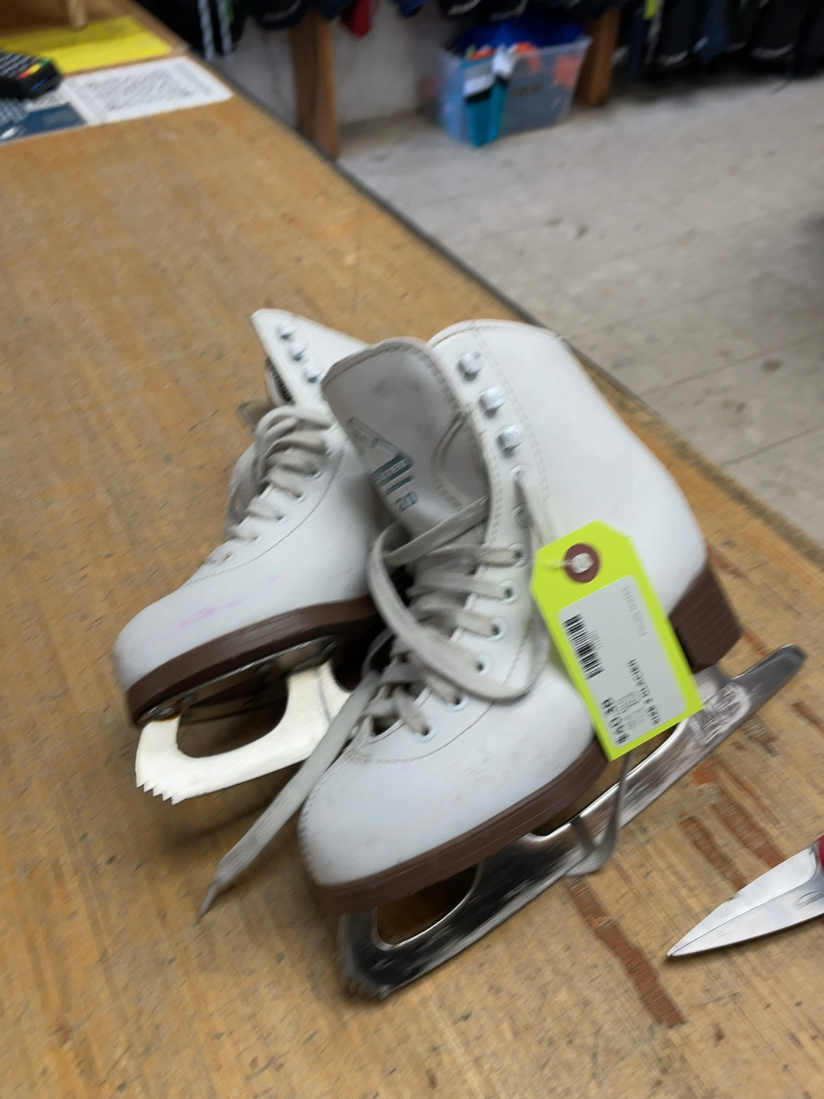 Glacier 700 Size 2 Figure Skates