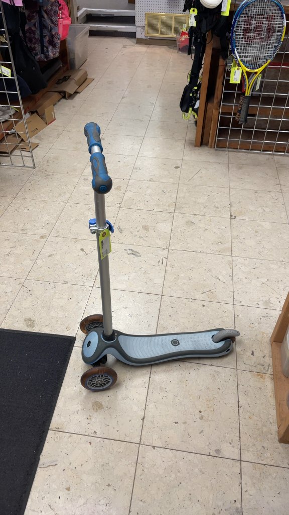 Globber 3-Wheel Kids Scooter