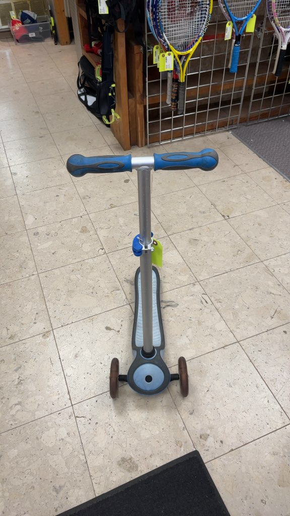 Globber 3-Wheel Kids Scooter