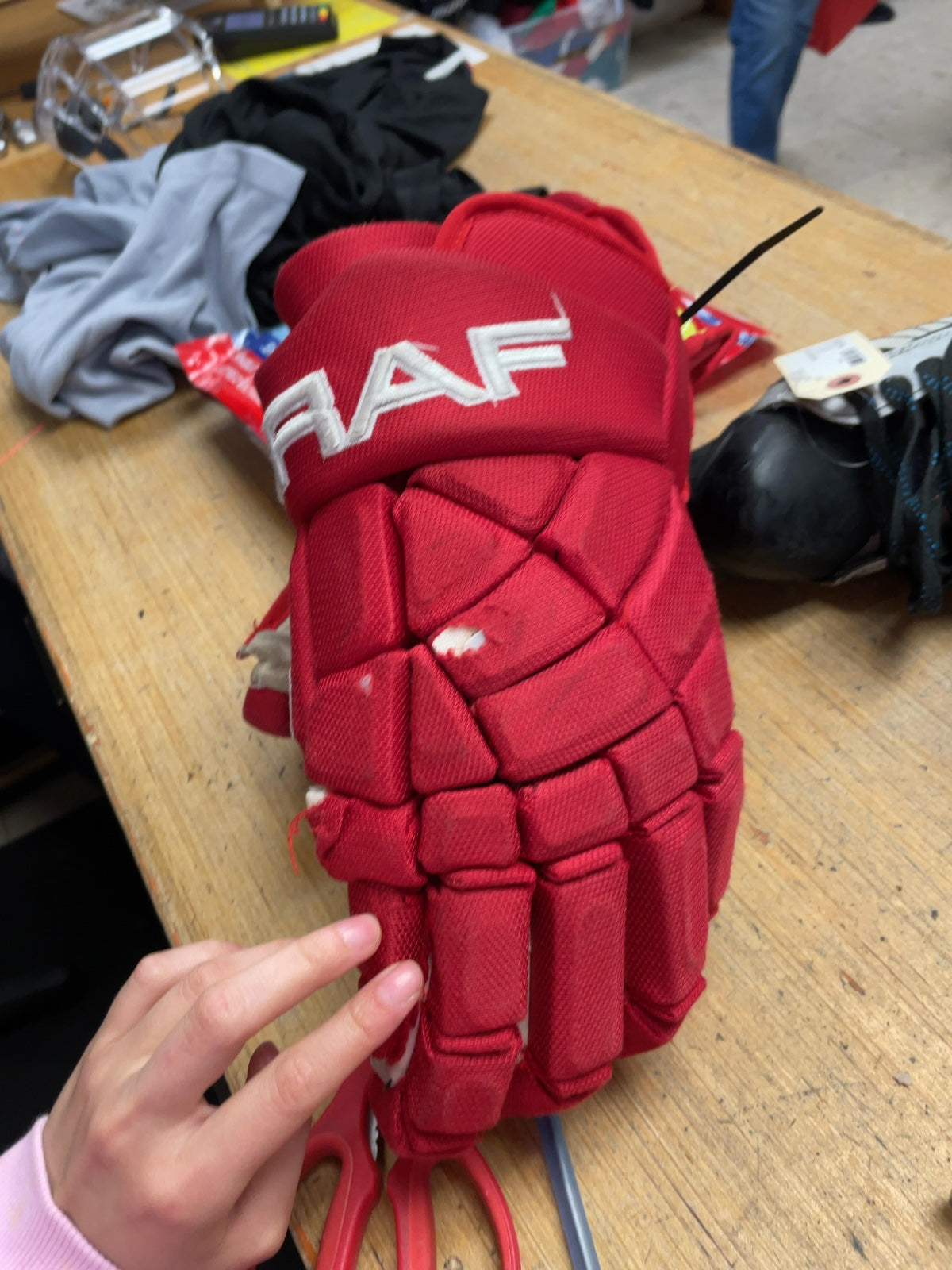 Graf Supra G55 15" Hockey Gloves - Red